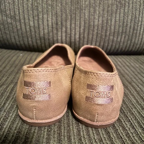 TOMS Women's Camel Loafers - Picture 6 of 8